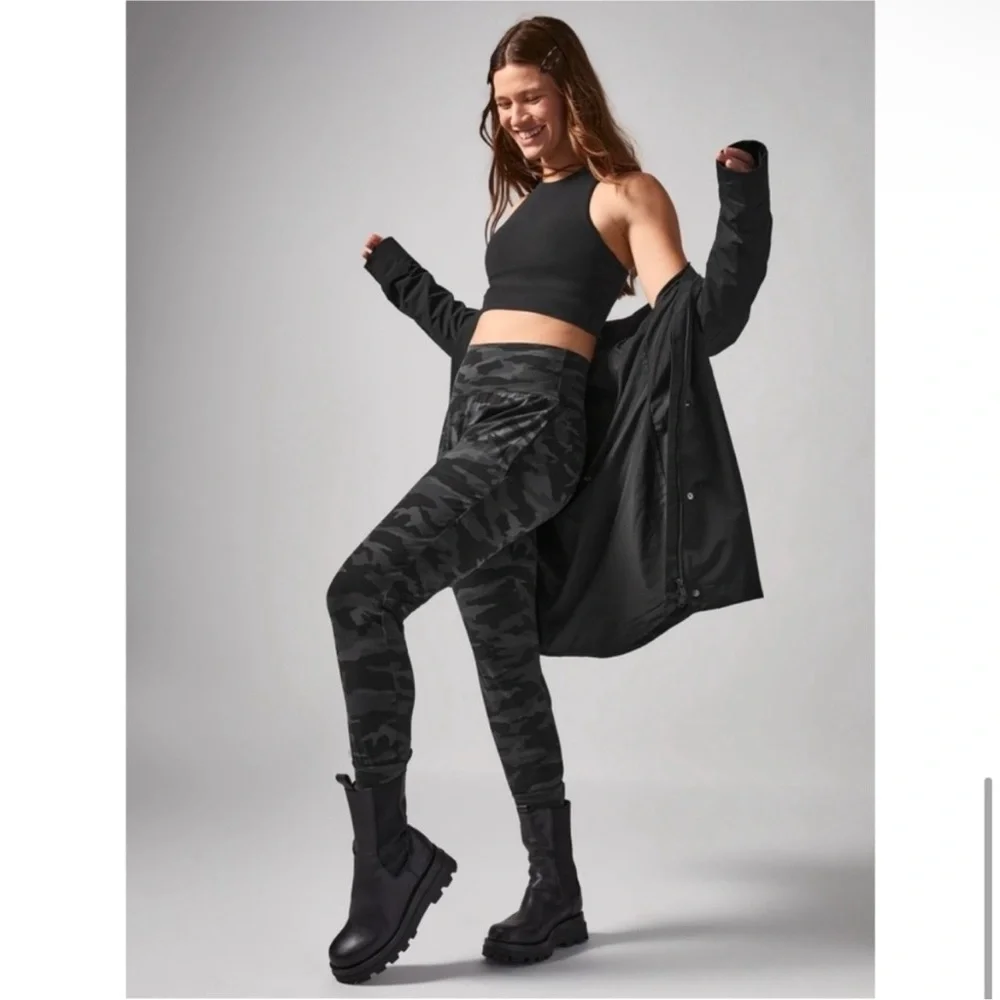 NWT Athleta Salutation Camo Jogger High Rise Fall Athleisure Pilates XS Petite - Picture 2 of 10